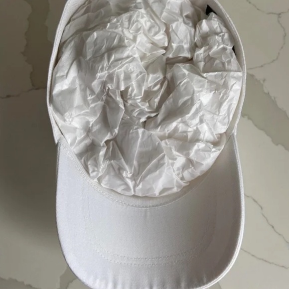 NWT VERSACE WHITE BASEBALL HAT BLACK LOGO EMBROIDERY UNISEX SUMMER TRAVEL BEACH - Picture 6 of 6